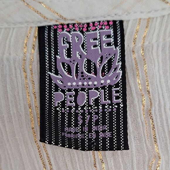 Free People Women's Short Sleeve Crinkle Lace Gold Stripe Cropped Top Sz Small - Picture 8 of 9